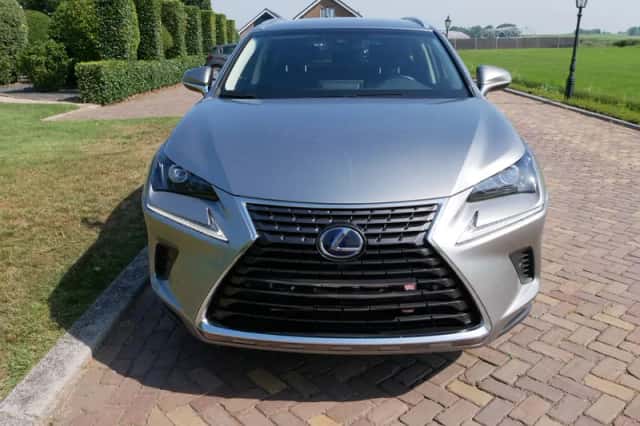 Lexus NX (2020) thumbnail 3