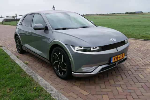Hyundai Ioniq 5 (2022) thumbnail 1
