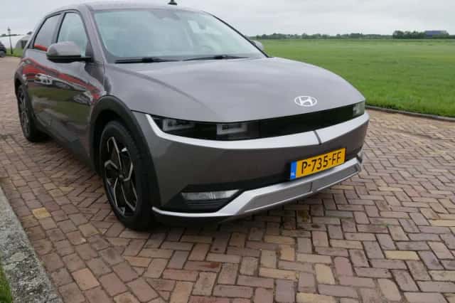 Hyundai Ioniq 5 (2022) thumbnail 1