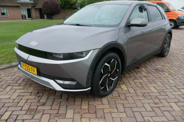 Hyundai Ioniq 5 (2022) thumbnail 4