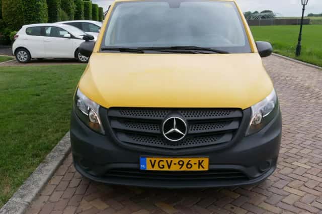 Mercedes-Benz eVito (2020) thumbnail 3