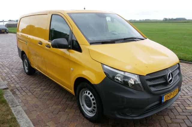Mercedes-Benz eVito (2020) thumbnail 1
