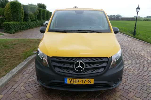 Mercedes-Benz eVito (2020) thumbnail 2