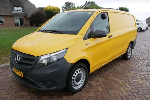 Mercedes-Benz eVito (2020) thumbnail 4