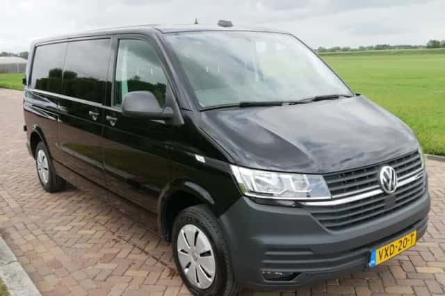 Volkswagen Transporter (2023) thumbnail 1