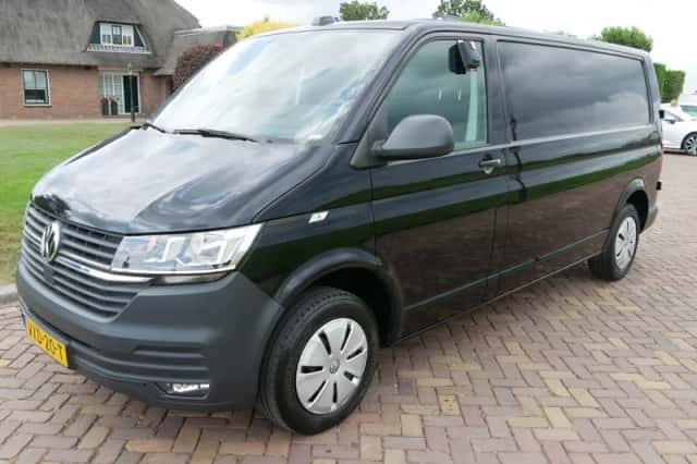 Volkswagen Transporter (2023) thumbnail 4