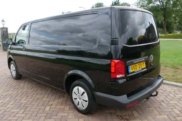 Volkswagen Transporter (2023) thumbnail 5