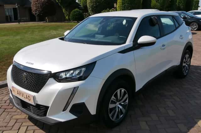 Peugeot 2008 (2020) thumbnail 4