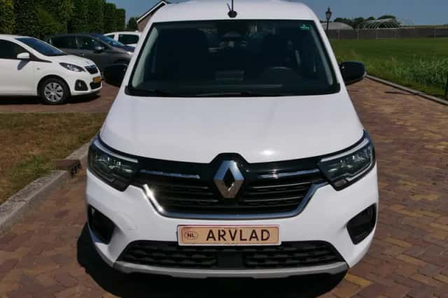 Renault Kangoo (2023) thumbnail 2