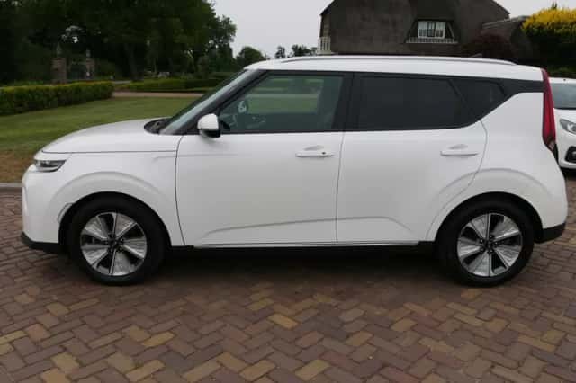 Kia Soul EV (2020) thumbnail 5
