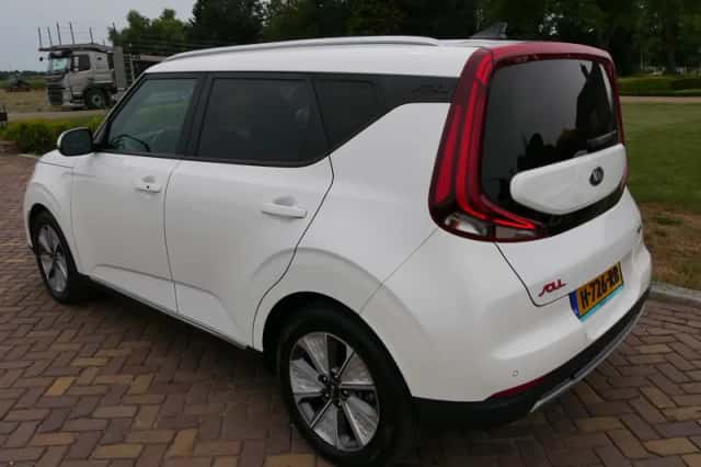 Kia Soul EV (2020) thumbnail 6