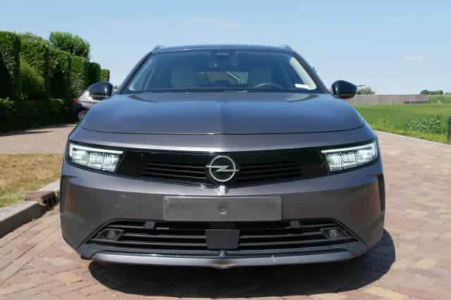 Opel Astra (2023) thumbnail 2