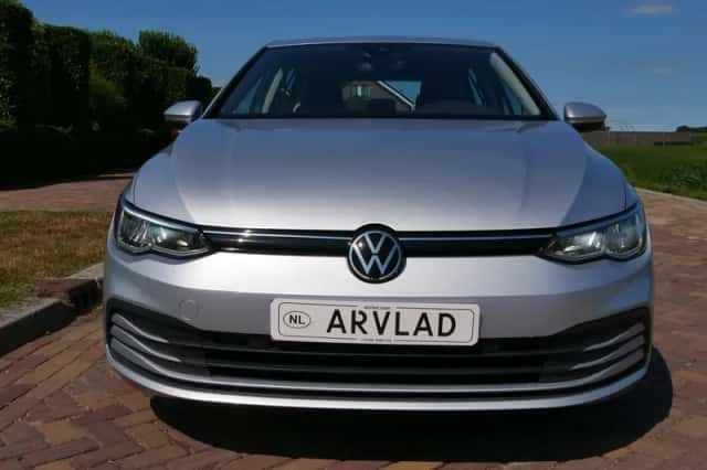 Volkswagen Golf (2022) thumbnail 3