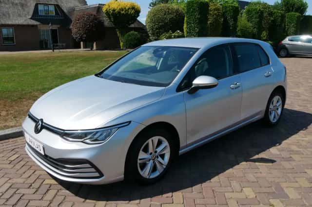 Volkswagen Golf (2022) thumbnail 4