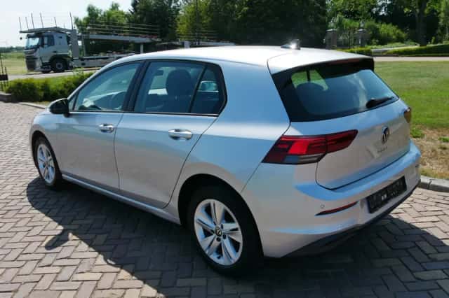 Volkswagen Golf (2022) thumbnail 5