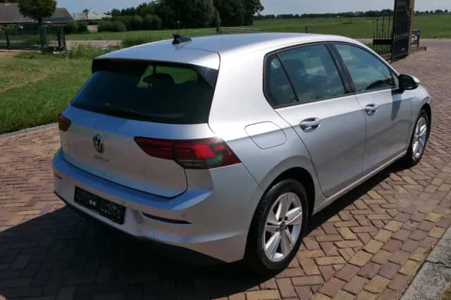 Volkswagen Golf (2022) thumbnail 6