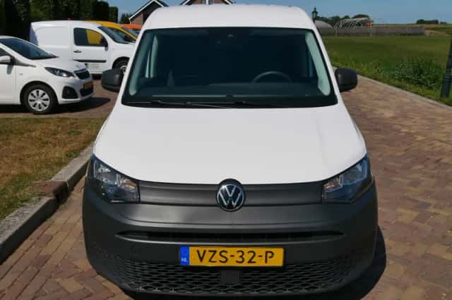 Volkswagen Caddy (2024) thumbnail 3