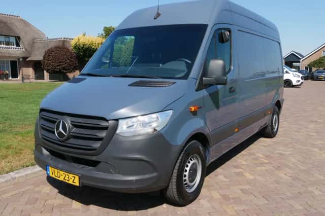Mercedes-Benz eSprinter (2021) thumbnail 4