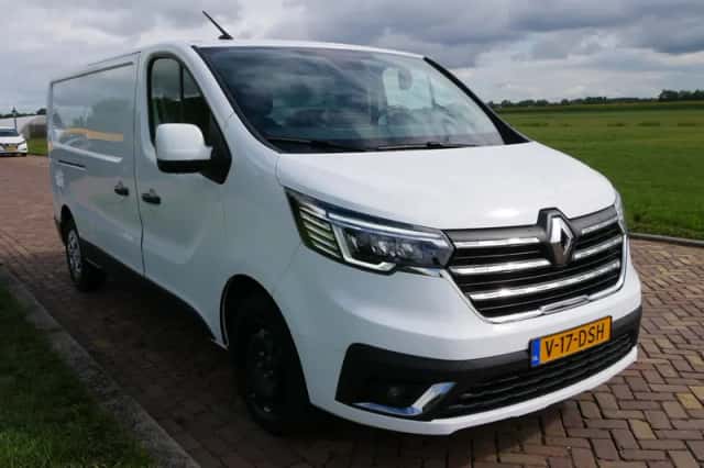 Renault Trafic (2024) thumbnail 1