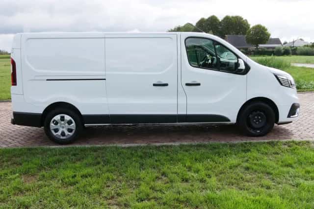 Renault Trafic (2024) thumbnail 6