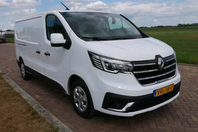 Renault Trafic (2023) thumbnail 1