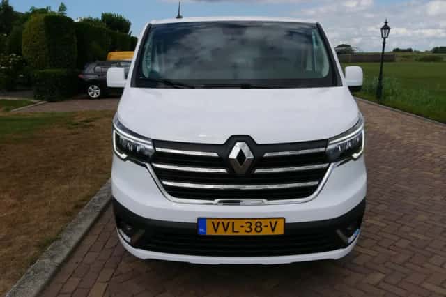 Renault Trafic (2023) thumbnail 3