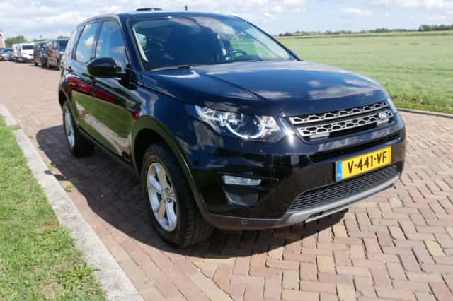 Land Rover Discovery Sport (2019) thumbnail 1