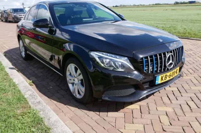 Mercedes-Benz C-Klasse (2016) thumbnail 1