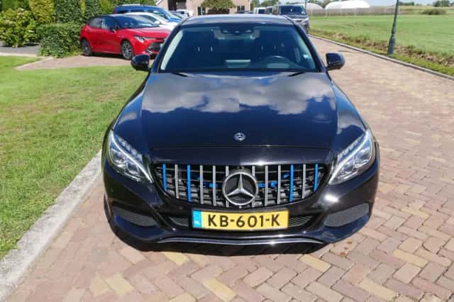 Mercedes-Benz C-Klasse (2016) thumbnail 3