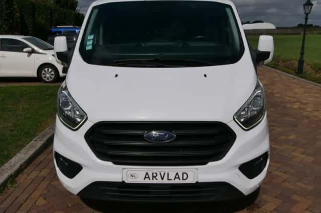 Ford Transit Custom (2023) thumbnail 3