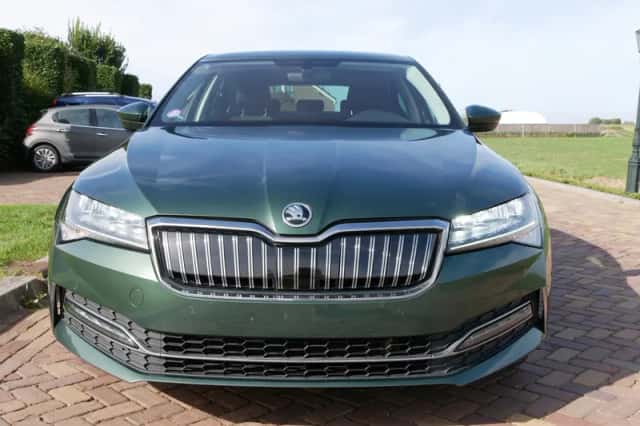 Škoda Superb (2020) thumbnail 3