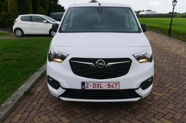Opel Combo (2023) thumbnail 3