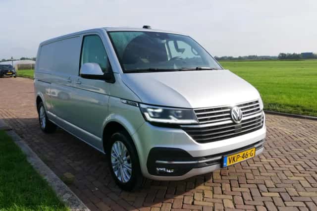 Volkswagen Transporter (2021) thumbnail 1