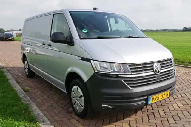 Volkswagen Transporter (2022) thumbnail 1