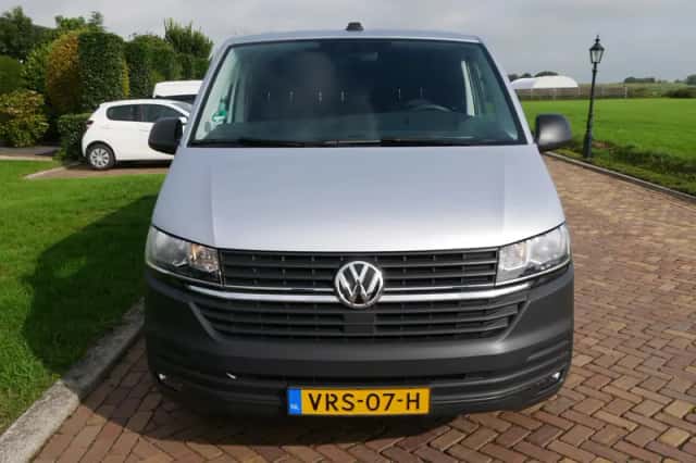 Volkswagen Transporter (2022) thumbnail 3