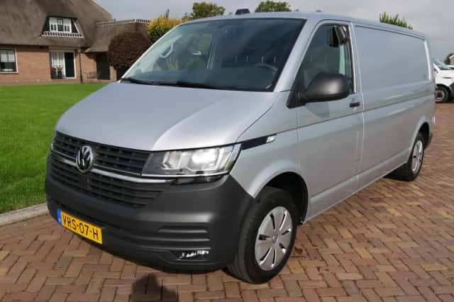 Volkswagen Transporter (2022) thumbnail 4