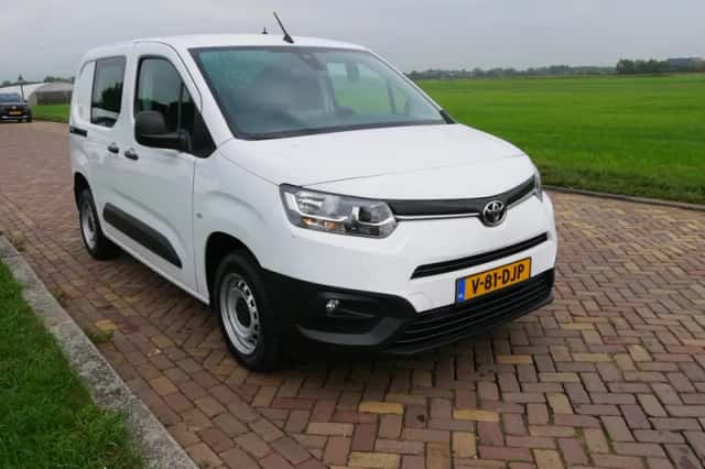Toyota ProAce City (2024) thumbnail 1