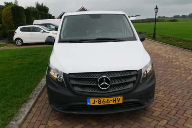 Mercedes-Benz Vito (2020) thumbnail 3