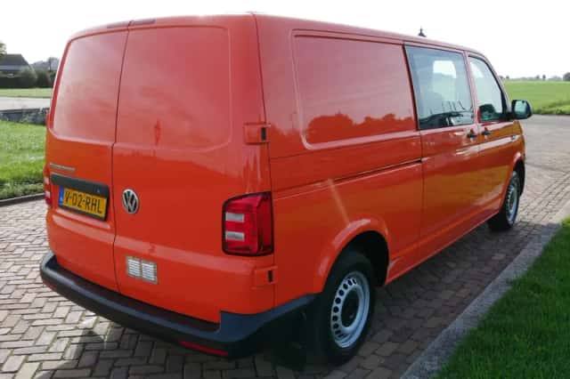 Volkswagen Transporter (2019) thumbnail 4