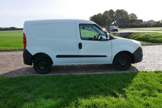 Opel Combo (2016) thumbnail 6
