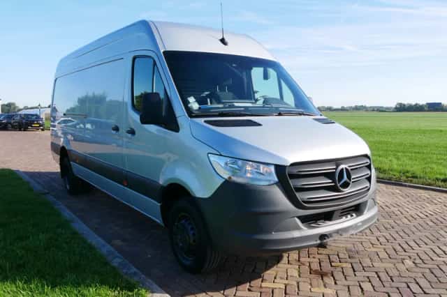 Mercedes-Benz Sprinter (2021) thumbnail 1