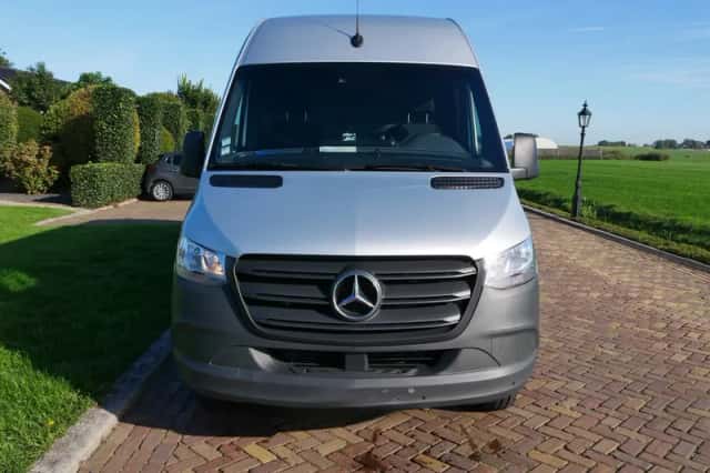 Mercedes-Benz Sprinter (2021) thumbnail 3