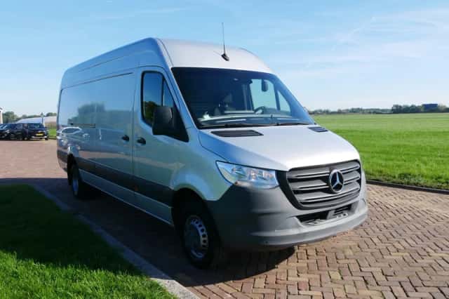 Mercedes-Benz Sprinter (2021) thumbnail 1