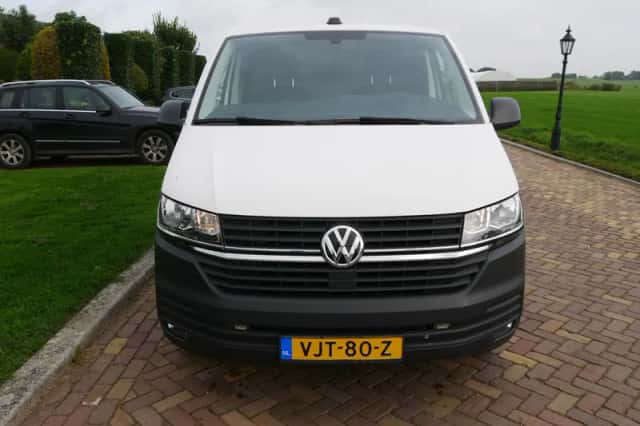 Volkswagen Transporter (2021) thumbnail 3