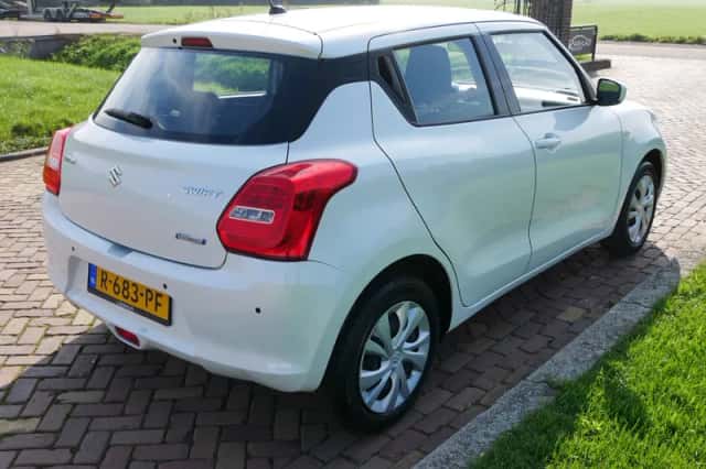 Suzuki Swift (2022) thumbnail 6