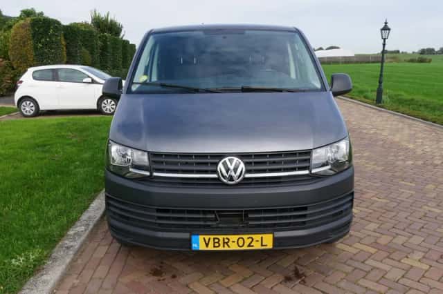 Volkswagen Transporter (2019) thumbnail 3