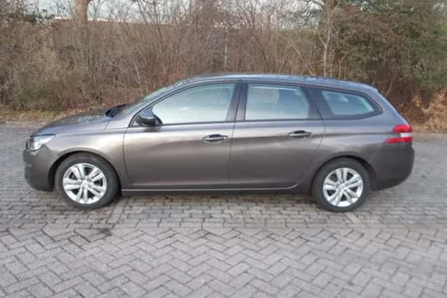 Peugeot 308 (2015) thumbnail 2