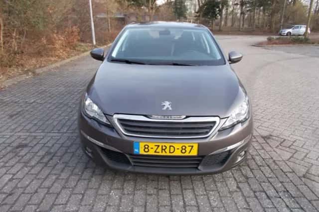 Peugeot 308 (2015) thumbnail 3