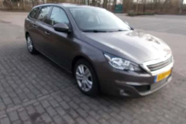 Peugeot 308 (2015) thumbnail 4