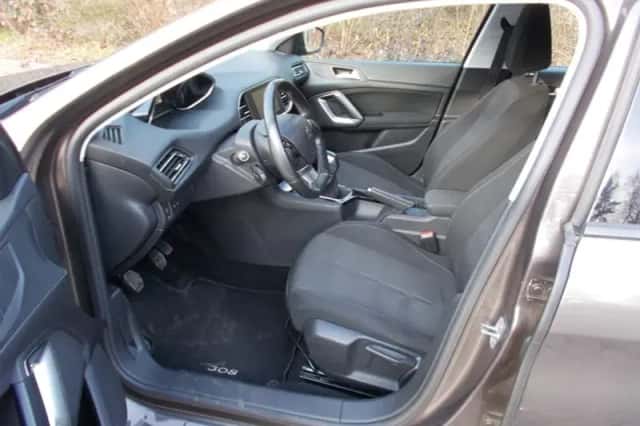 Peugeot 308 (2015) thumbnail 6